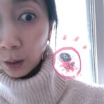 Kim Joo-ryoung Instagram - This is not a composite photo. Surprised while taking a selfie~ 😂 웃고 가실게요^^ #합성아님 #니가왜거기서나와