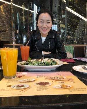 Kim Joo-ryoung Instagram - date with my baby❤️#서점데이트 #날이좋아서 #행복한휴일되세요