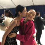 Kim Joo-ryoung Instagram - 호여니 정말 축하하고 사랑한데이❤️#sagawards @hoooooyeony 😘