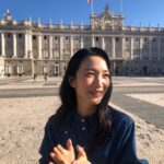 Kim Joo-ryoung Instagram - 아름다운 왕궁🏰🇪🇸 파란 하늘과 따뜻한 햇빛에 힘을 얻은 하루 #OnlyinMadrid @visita_madrid @turismocmadrid @fsmadrid #FSMadrid #FourSeasonsMadrid Royal Palace of Madrid