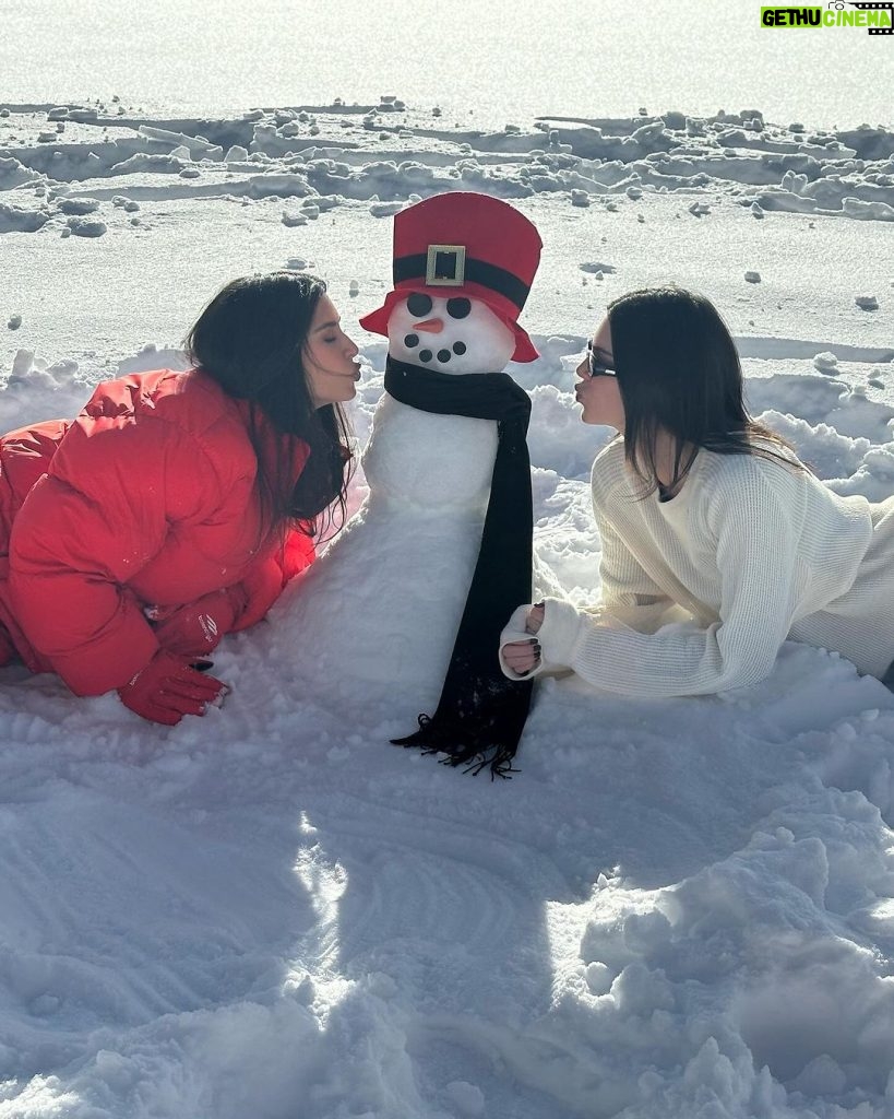 Kim Kardashian Instagram - 😍❄☃ I promised Kendall I would stop this pose so enjoy while while u can 😘✌🏼