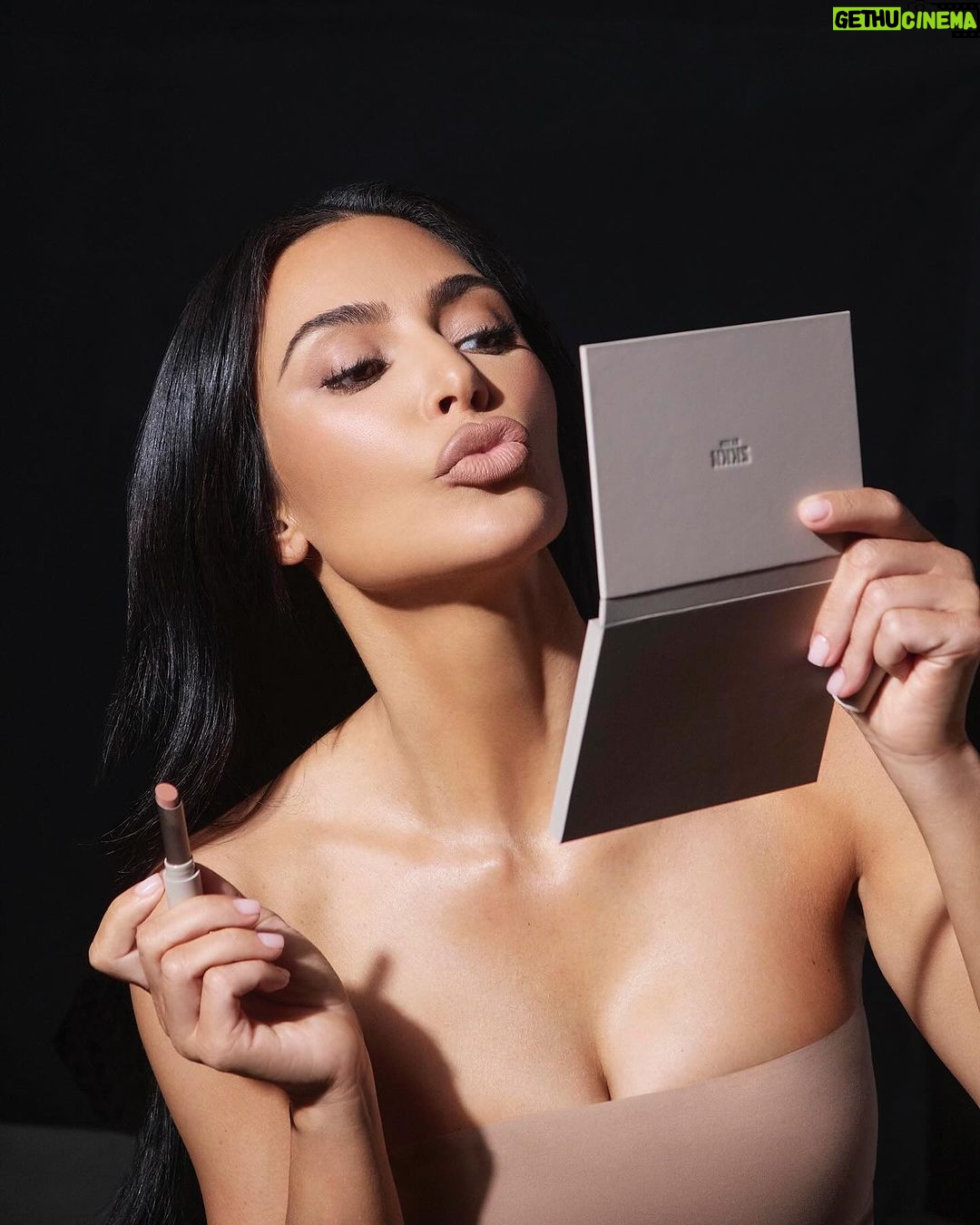 Kim Kardashian Instagram - your new favorite lip combo is almost here š are you on the @SKKN waitlist? sign up at SKKNBYKIM.com Iām wearing the Classic Mattes Eyeshadow Palette, Lip Liner in NUDE 09 and Soft Matte Lip Color in NUDE 03: a neutral pink nude.