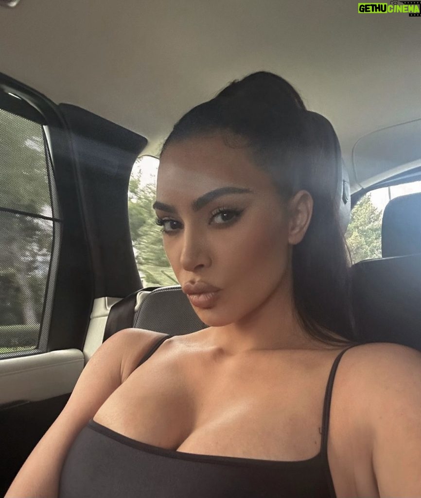 Kim Kardashian Instagram - miss u