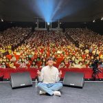 Kim Min-gue Instagram - 여러분, 안녕하세요. 배우 김민규입니다. 다들 잘 지내고 계신가요? 저는 여러분들 덕분에 즐거운 팬미팅을 마치고 무사히 귀국했습니다 이번에 진행되었던 첫 일본 팬미팅을 보러 와주신 분들, 마음으로 함께 응원해주신 모든 분들께 너무 너무 감사했습니다! 팬분들께 좋은 추억을 만들어드리고 싶었는데, 오히려 제가 더 좋은 추억을 만들어간 자리였던 것 같아요. 정말 감사합니다! 이 감사한 마음을 다 보답하기에는 부족하겠지만, 제가 지금 있는 이 자리에서 더 좋은 연기로 보답할 수 있도록 앞으로 더욱 노력하겠습니다. 모두 건강하시길 바라며, 항상 감사하고 사랑합니다. ——————————————————————————— 皆さん、こんにちは。 俳優のキム·ミンギュです。 皆さん、お元気ですか？ 僕は皆さんのおかげで楽しいファンミーティングを終えて無事帰国しました。 今回行われた初の日本ファンミーティングを見に来てくださった方々、心から応援してくださったすべての方々にとても感謝しています。 ファンの方々にいい思い出を作ってあげたかったんですが、むしろ僕のほうがもっといい思い出を作ったファンミーティングだったと思います。 本当にありがとうございます！ この感謝の気持ちに応えるには僕が今いるこの場でもっと良い演技をお見せすることだと思いますので、今後さらに努力します。 みんなこれからも元気でいてください。 いつも感謝しています。 愛しています。 ————————————————————————— Hello everyone. This is actor Kim Mingue. Are you all doing well? I have returned safely after my fan meeting thanks to all of you. I want to thank everyone who came to my first Japan fan meeting and also everyone who have supported me! I wanted to make good memories for my fans but I feel that I made better memories myself. Thank you so much! I am so grateful I will not be able to thank you enough, but I will try to repay my gratitude through acting. I wish you all to stay healthy, thank you and love you always.