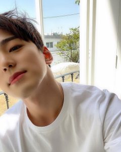 Kim Min-gue Instagram - 🍃