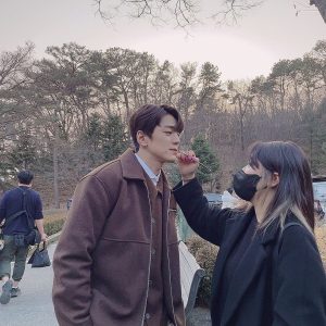 Kim Min-gue Instagram - 휴 오늘은 또 무슨일이…. 😅 #사내맞선 #본방사수