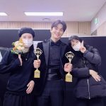 Kim Min-gue Instagram - 안녕하세요 배우 김민규입니다. 제가 이렇게 큰 상을 받았다는게 아직도 믿기지않네요. 긴장을 너무많이해서 제대로 소감을 전하지 못한 것 같아 짧게나마 다시 한번 소감을 남겨보려합니다. 일단 사내맞선이라는 작품이 정말 많은분들께 사랑을 받았다는게 또 한번 실감이 났습니다. 트로피가 정말 무겁더라구요. 그 무게만큼 앞으로 더욱더 열심히 연기하는 배우 김민규가 되겠습니다. 소감때 너무 긴장해서 이름을 까먹어버린 우리 한경쌤,광미누나,양갱쌤 그리구 현장에서 고생한 우리 신영이, 희지, 혜주 그리구 홍보팀 가영이 너무 고생많았구 몸만들어주신다구 고생한 자곤쌤, 초해쌤 너무 감사하구! 정해익대표님 너무 감사합니다! 무엇보다 팬 여러분들께 너무나 고맙고 감사합니다! 앞으로 더욱더 열심히 하겠습니다. 그리구 정말 바쁘게 달려온 한해였는데요, 여러분 모두 고생 많으셨고 신년에도 하는 일 전부 대박나시고 건강하시길! 새해 복 많이받으세요!