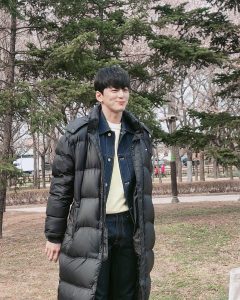 Kim Min-gue Instagram - 오랜만에 머리자르구...🌸