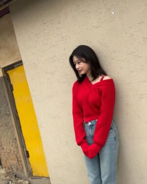 Kim Min-ju Instagram - 2024 시즌그리팅🤎