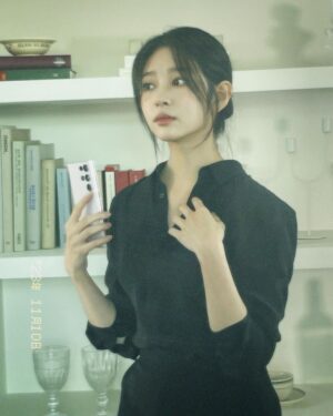 Kim Min-ju Instagram - 🙃