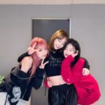 Kim Min-ju Instagram - 최예나 김채원 구리고 김민주,,🤍 #PerfectNight #lesserafim @yena.jigumina @_chaechae_1