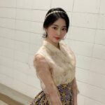 Kim Min-ju Instagram - 하루도 빠짐없이 즐거웠던 음중과의 토요일🫶 여러분 지금까지 함께해 주셔서 감사합니다! 앞으로도 음악중심과 저 많은 사랑 부탁드려요💝 사랑합니다 여러분