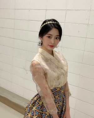 Kim Min-ju Instagram - 하루도 빠짐없이 즐거웠던 음중과의 토요일🫶
여러분 지금까지 함께해 주셔서 감사합니다! 앞으로도 음악중심과 저 많은 사랑 부탁드려요💝 사랑합니다 여러분