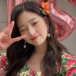 Kim Min-ju Instagram - 하루도 빠짐없이 즐거웠던 음중과의 토요일🫶 여러분 지금까지 함께해 주셔서 감사합니다! 앞으로도 음악중심과 저 많은 사랑 부탁드려요💝 사랑합니다 여러분