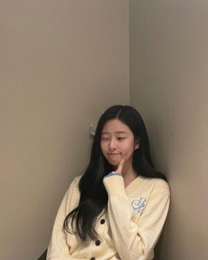 Kim Min-ju Instagram - 여러분 새해 복 많이 받으세요☺️
올해 첫 시티브리즈💓💞💝

@citybreeze_official # 광고#CITYBREEZE #CTBRZ #시티브리즈  #밍티브리즈