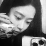 Kim Min-ju Instagram - #pradaholiday22 @prada 🎄🎅