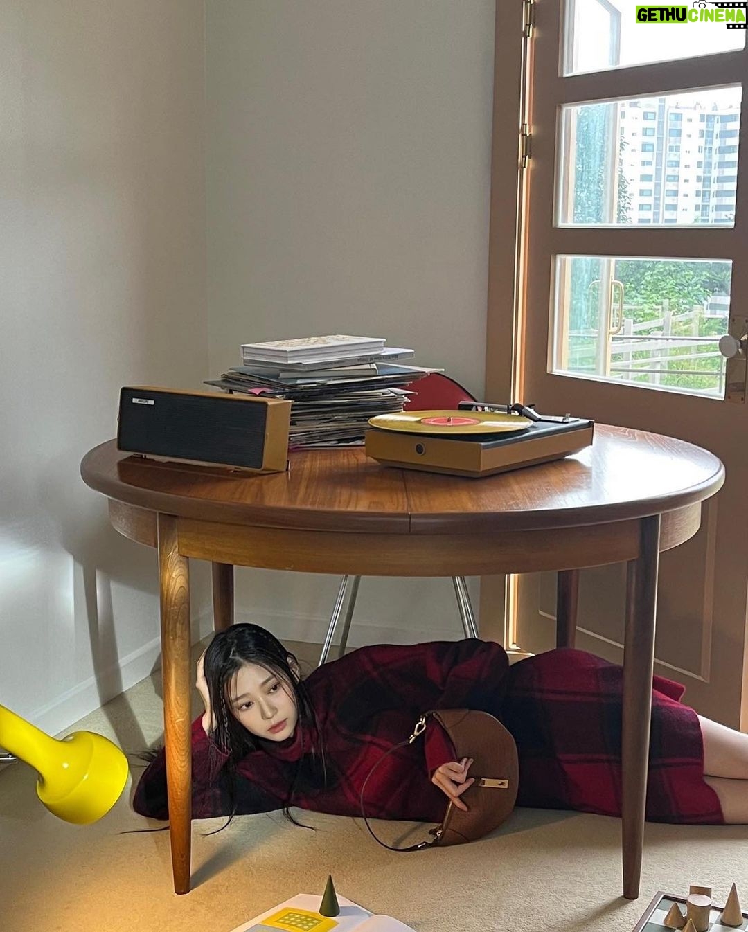 Kim Min-ju Instagram - @poloralphlauren @cosmopolitankorea 🧸