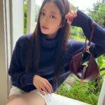 Kim Min-ju Instagram - Autumn with my polo ID bag🍂 #PoloRLStyle #PoloIDCollection #ad