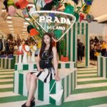 Kim Min-ju Instagram - @Prada #광고 #Prada #PradaTropico 5월 13일 ~ 6월 12일 더 현대 서울 프라다 트로피코 팝업 스토어에서 만나요😊🙌 The Hyundai Seoul / 더현대서울