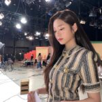 Kim Min-ju Instagram - 겟뷰 촬영 중에😊 내일도 함께해요 :)