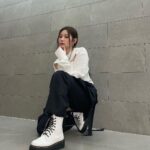 Kim Min-ju Instagram - 토요일엔 음악중심🥰