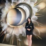 Kim Min-ju Instagram - 클라랑스 럭셔리 스킨케어, 프레셔스 론칭을 축하드려요☺️💞💐 #광고 #Clarins #ClarinsPrecious #YouthIsPrecious #MyFirstPrecious #클라랑스 #클라랑스프레셔스