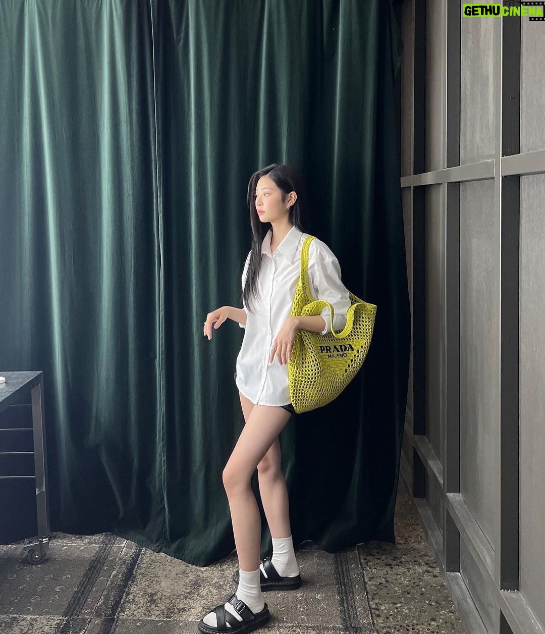 Kim Min-ju Instagram - #AD @prada #pradatropico 🏖