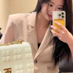 Kim Min-ju Instagram - #TheLolaBag #Burberry #ad 🌱