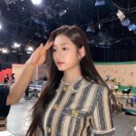 Kim Min-ju Instagram - 겟뷰 촬영 중에😊 내일도 함께해요 :)
