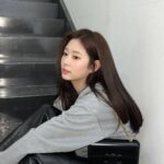 Kim Min-ju Instagram - #celine #CELINECUIRTRIOMPHE #광고