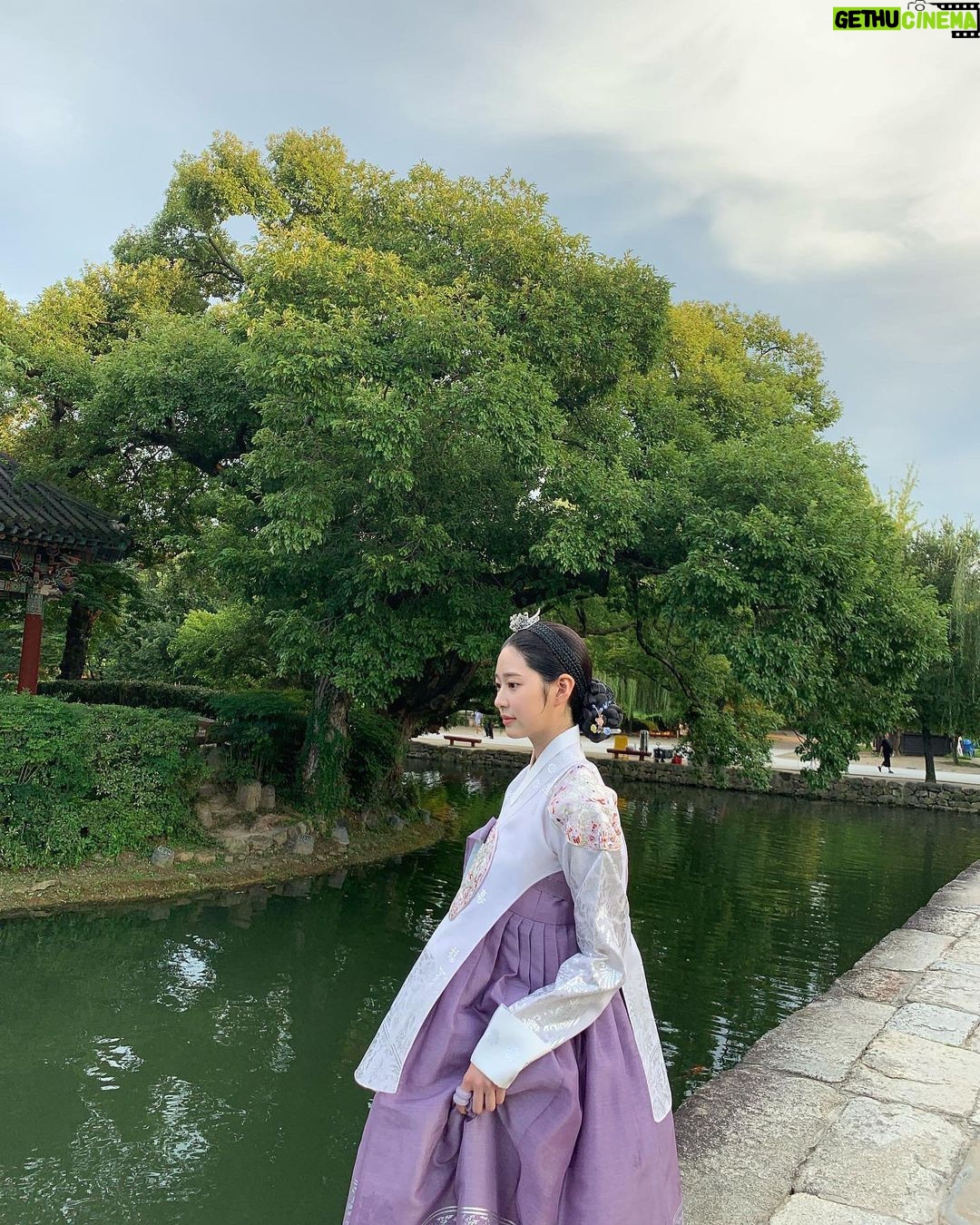 Kim Min-ju Instagram - 벌써 금요일.. 9시 50분.. 금혼령🫶