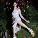 Kim Min-ju Instagram - @wkorea @rogervivier 💐At Roger Garden🌹✨