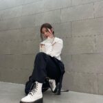 Kim Min-ju Instagram - 토요일엔 음악중심🥰