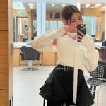 Kim Min-ju Instagram - 토요일엔 음악중심🥰