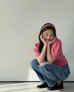 Kim Min-ju Instagram - @citybreeze_official 👋🥰