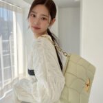 Kim Min-ju Instagram – ☁️👀💭
#광고 #MulberrySoftie