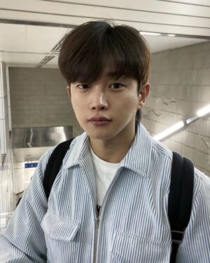 Kim Min-seok Instagram - 또 봄이 왔어요.!