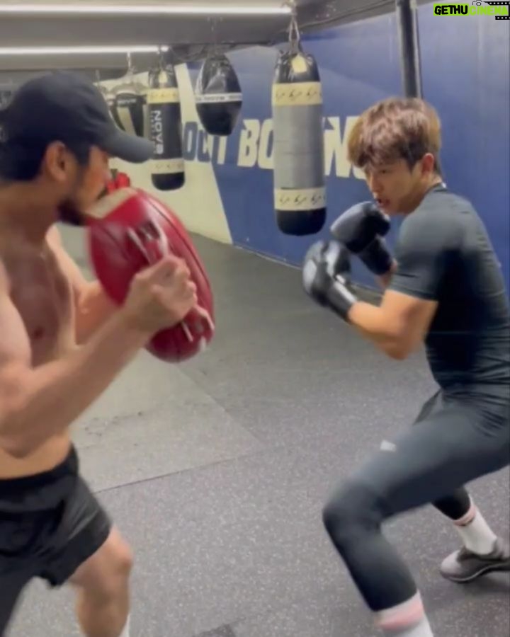 Kim Min-seok Instagram - SNIPER🔫 X SHARK🦈 @lovewook_ 술복싱쟁이와의 훈련. 땀흘리자!