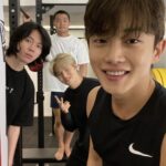 Kim Min-seok Instagram - 다시 까만머리. 요즘 근황. 그냥 운동 운동 또 운동. 그리고 닭가슴..살 @_whatsfit