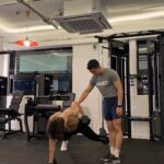 Kim Min-seok Instagram - 다시 까만머리. 요즘 근황. 그냥 운동 운동 또 운동. 그리고 닭가슴..살 @_whatsfit