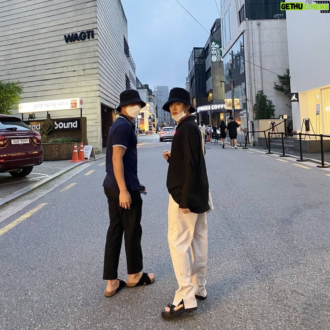 Kim Min-seok - 118.9K Likes - 고은성과 김민석 #고슴도치 #벌써예전사진