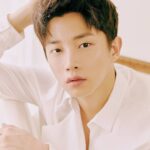 Kim Min-seok Instagram - 더스타 9월호. 휴..#코로나19꺼져라