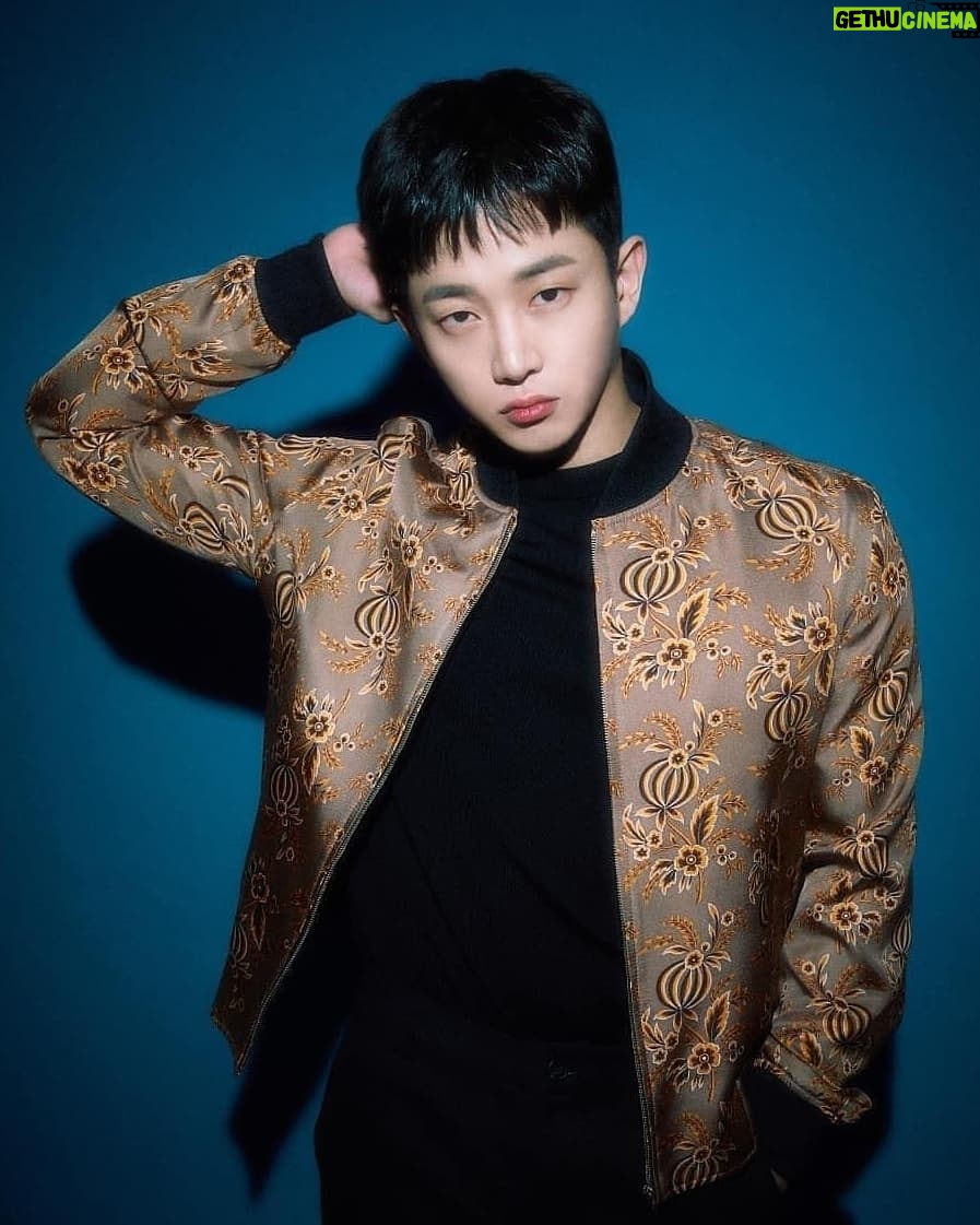 Kim Min-seok Instagram - #광고 다른 느낌으로 촬영. 드뷔시의 ‘달빛’ 향기. #MARIACHEMISTRY @mariachemistry.official