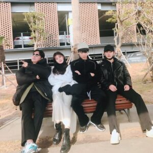 Kim Min-seok Instagram - 제주 도착! #이번제주처음이라
소민이 신발사이즈 275mmㅇㅑ?
