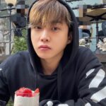 Kim Min-seok Instagram - 머리색에 변화를 주었어요. 모두 오랜만이에요. 건강히 잘 지내시죠? 저는 그럭저럭 잘 살아요^^