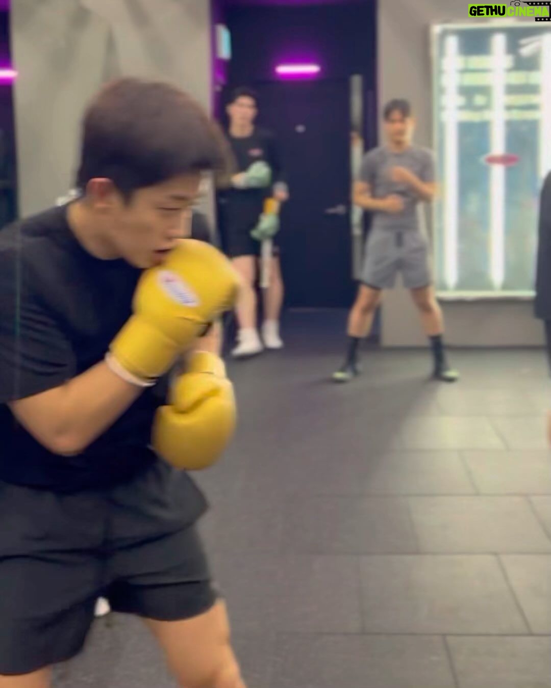 Kim Min-seok Instagram - 날도 추운데 운동 합시다 👊 STS Boxing