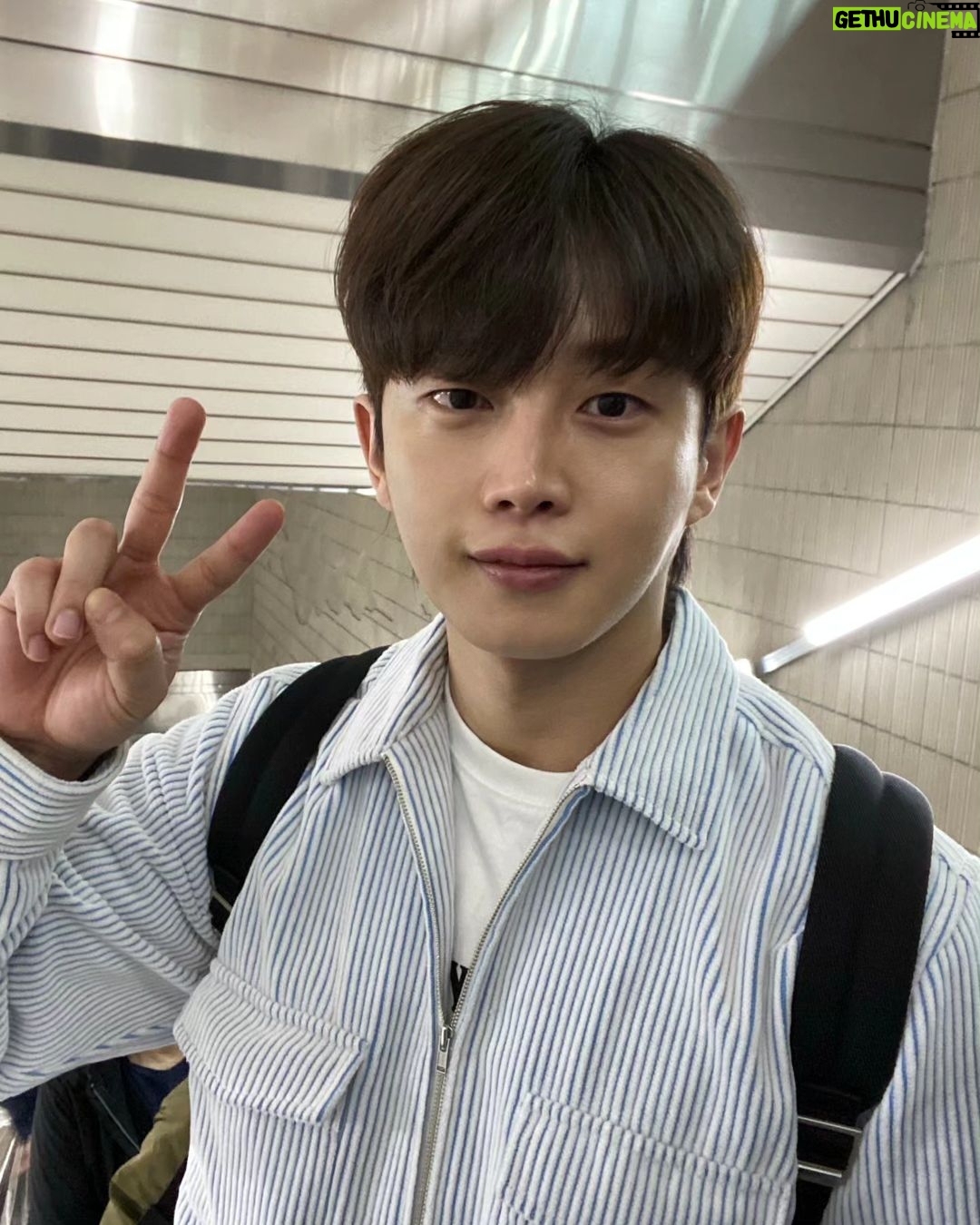 Kim Min-seok - 126.4K Likes - 또 봄이 왔어요.!