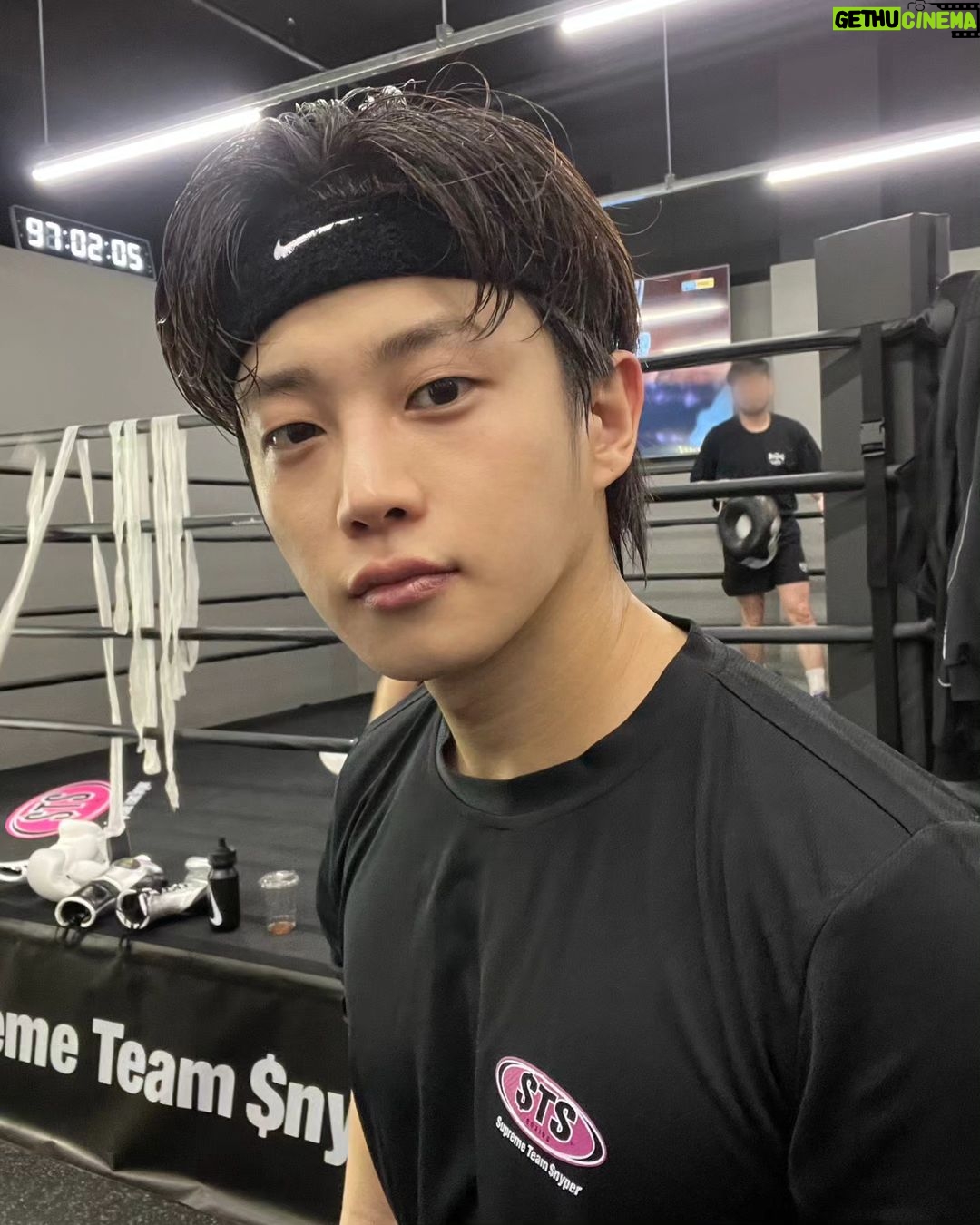 Kim Min-seok Instagram - Keep going🥊 @stsboxing_ @lovewook_ STS Boxing