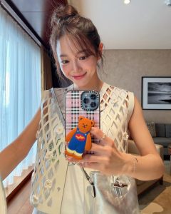 Kim Se-jeong Instagram - 인터뷰 마저 즐거웠다😍 Love you @longchamp