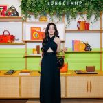 Kim Se-jeong Instagram - @longchamp #longchamp #longchampmy #theexchangetrx 2월의 기분 좋은 에너지,롱샴과 말레이시아 덕분에 잔뜩 받아갑니다😍